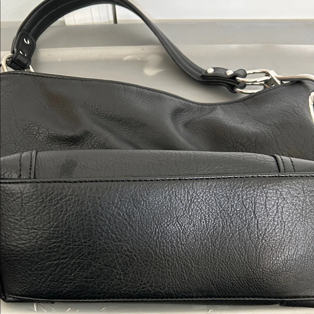 Elegant Alyssa Black Hobo Bag with Silver Buckle Details - Picture 4 of 6